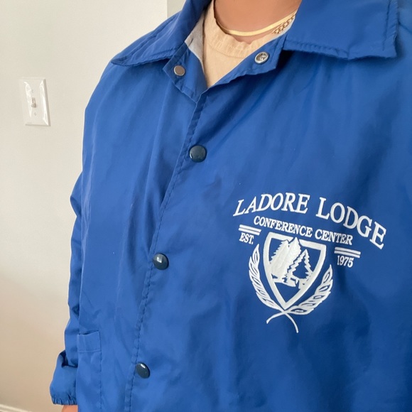 Lightweight coaching jacket with vintage graphic - Picture 2 of 4